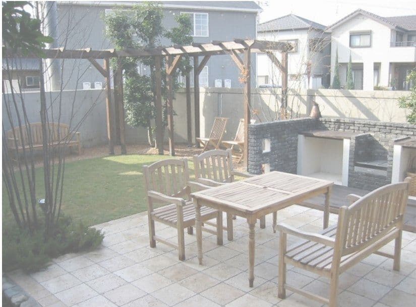 バーべキュー炉のあるテラスガーデン