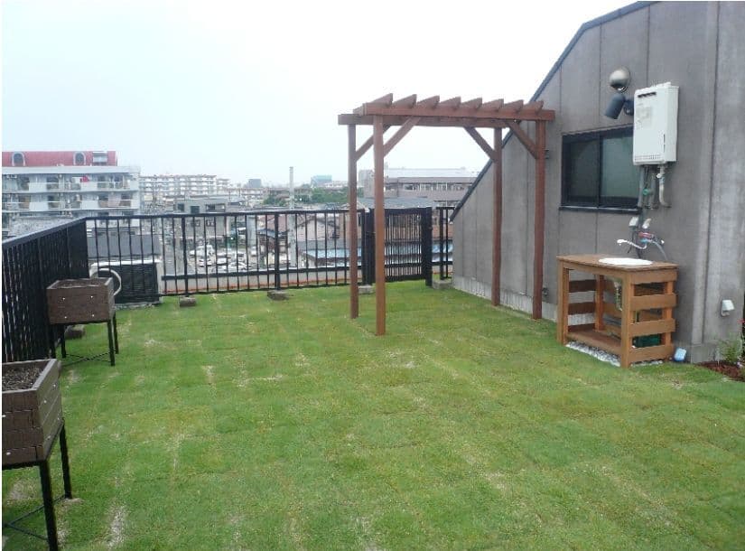 屋上庭園・芝庭