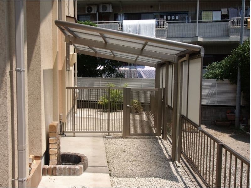 テラスとフェンスと門扉